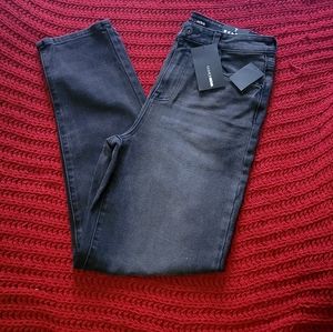 Classic Tapered Mom Jeans size 7 and 9 in women